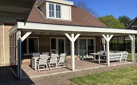 Bb-Oostkapelle Vakantiewoning Iris